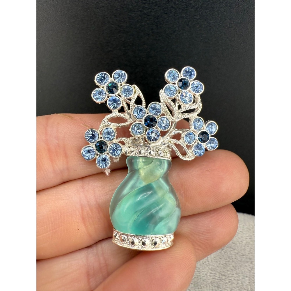 Vintage Avon Brooch Vase With Flowers Rhinestone Signed Silver‎ Tone